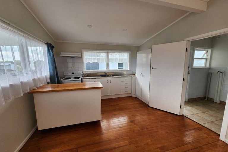 Photo of property in 15 Glen Norman Avenue, Henderson, Auckland, 0610