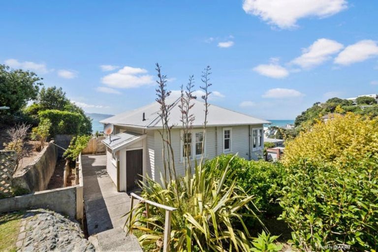 Photo of property in 4 Beach Street, Island Bay, Wellington, 6023