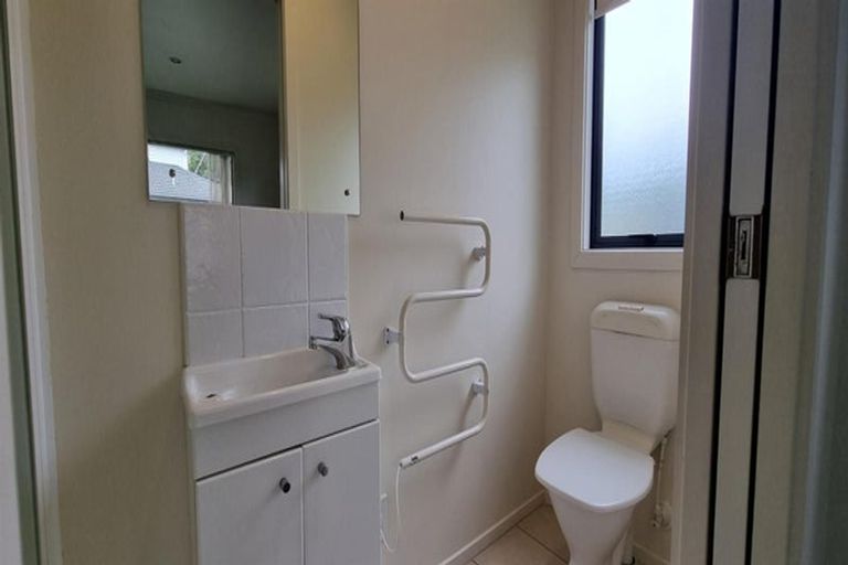 Photo of property in 37 Heathglen Place, Bayview, Auckland, 0629