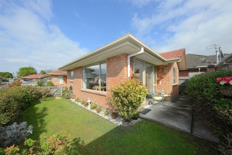 Photo of property in 8/19 Collingwood Street, New Brighton, Christchurch, 8061