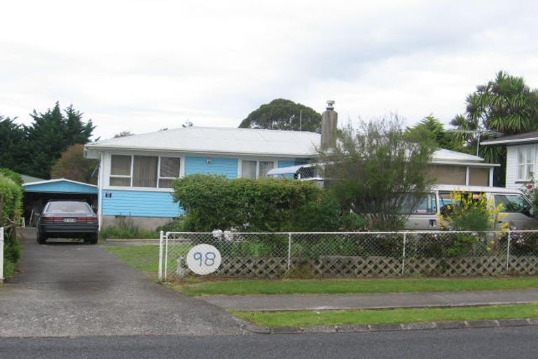 Photo of property in 98 Ennis Avenue, Pakuranga Heights, Auckland, 2010