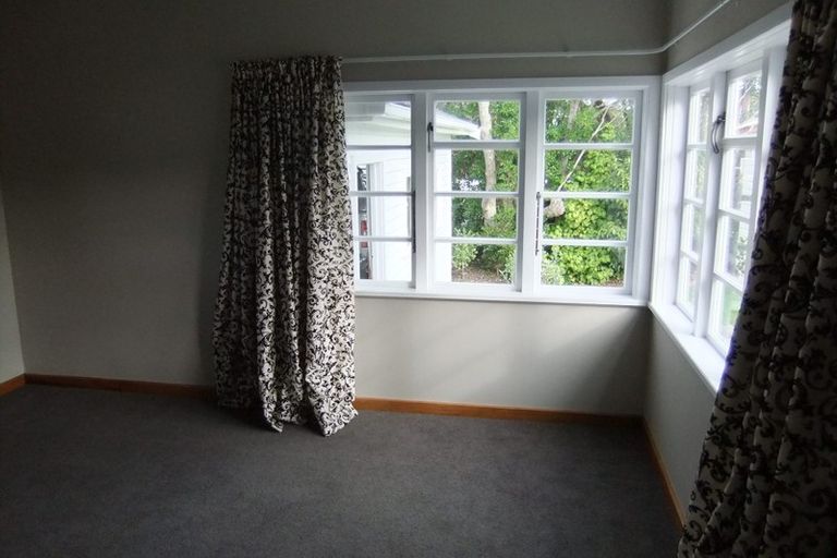 Photo of property in 15 Saint Ronans Avenue, Waterloo, Lower Hutt, 5011
