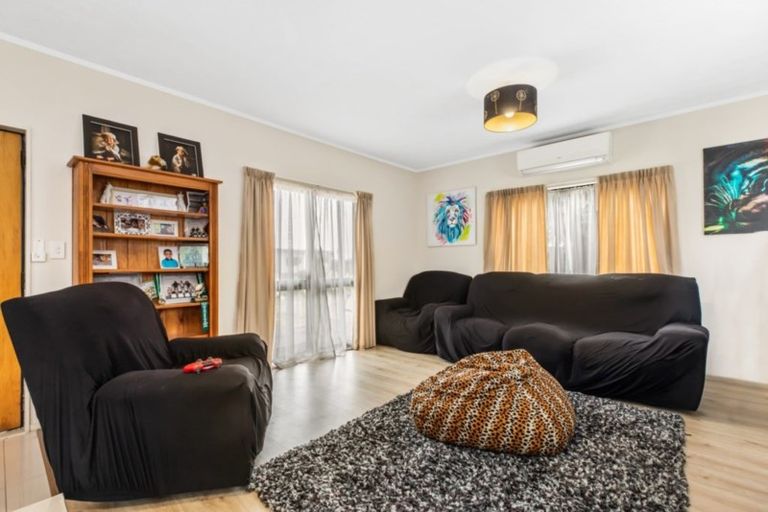 Photo of property in 6 Crail Court, Totara Heights, Auckland, 2105