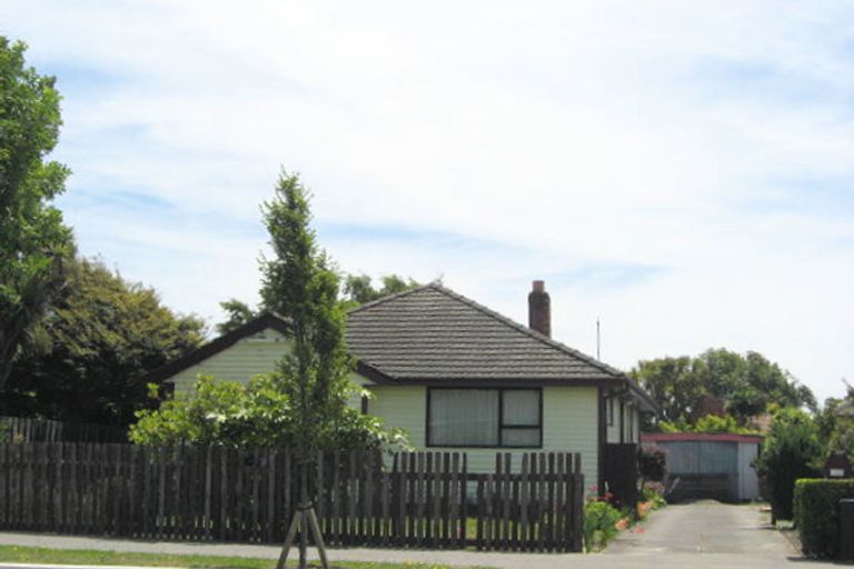 Photo of property in 135 Wainoni Road, Avondale, Christchurch, 8061