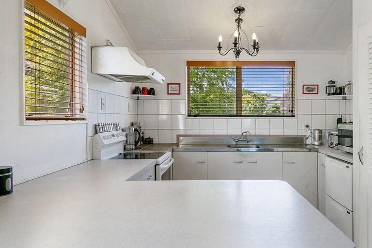 Photo of property in 21 Epping Place, Richmond Heights, Taupo, 3330