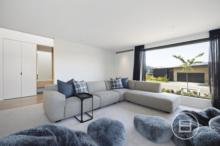 Photo of property in 16 Robrosa Street, Wanaka, 9305