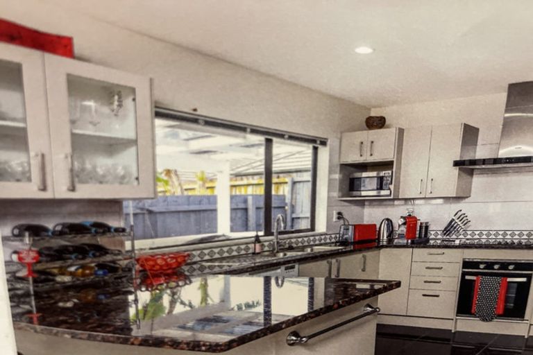 Photo of property in 14 Masters Place, Favona, Auckland, 2024