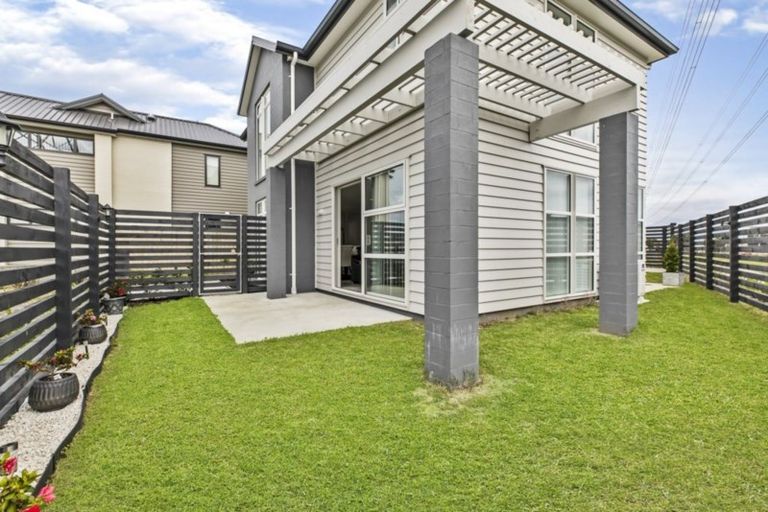 Photo of property in 26 Rere Close, Takanini, 2112