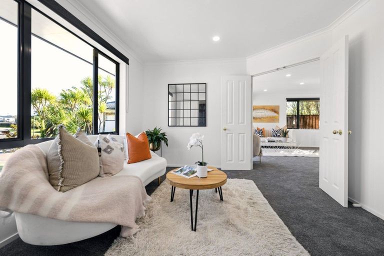 Photo of property in 9 Louvain Place, Greenhithe, Auckland, 0632