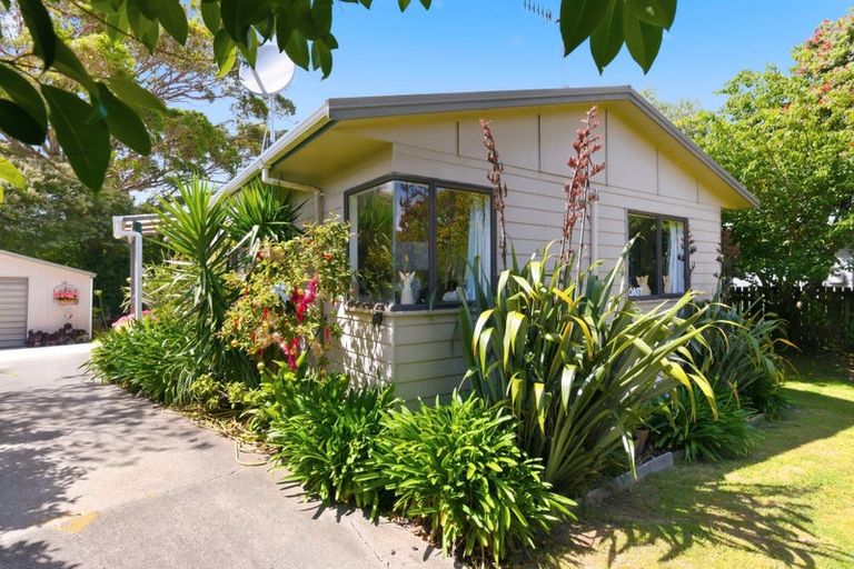 Photo of property in 5 Dennis Taylor Court, Paraparaumu, 5032