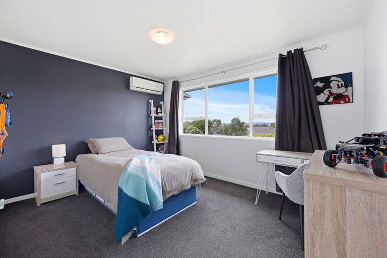 Photo of property in 16 Judkins Crescent, Cockle Bay, Auckland, 2014