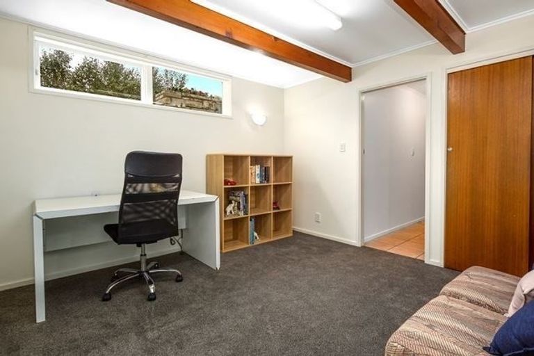 Photo of property in 3 Larsen Crescent, Tawa, Wellington, 5028