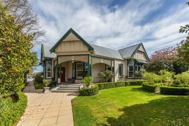 Photo of property in 37 Harewood Road, Papanui, Christchurch, 8053