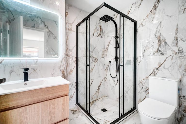 Photo of property in 74b Awaroa Road, Sunnyvale, Auckland, 0612