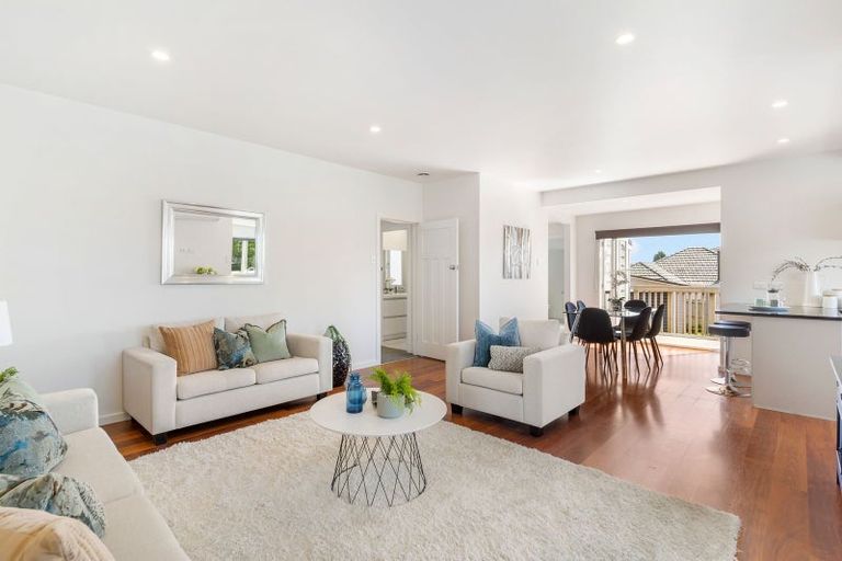 Photo of property in 2/117 Great South Road, Manurewa, Auckland, 2102