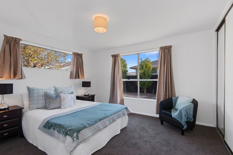 Photo of property in 43 Sarabande Avenue, Redwood, Christchurch, 8051