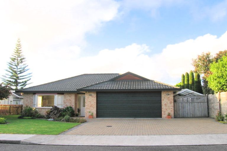 Photo of property in 31 Oriwa Street, Waikanae, 5036