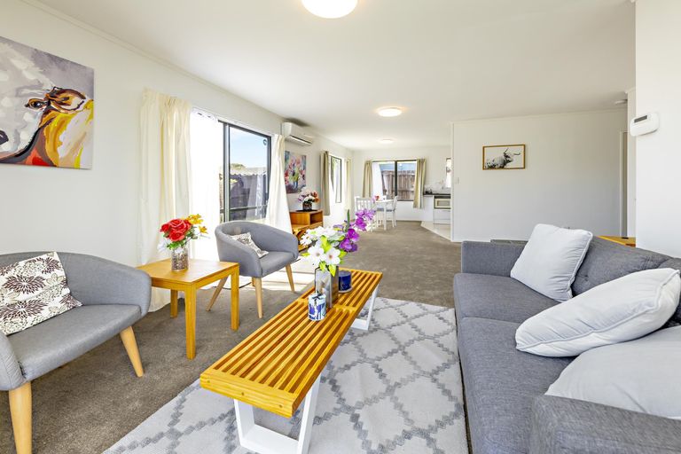 Photo of property in 34 Horlicks Place, Randwick Park, Auckland, 2105