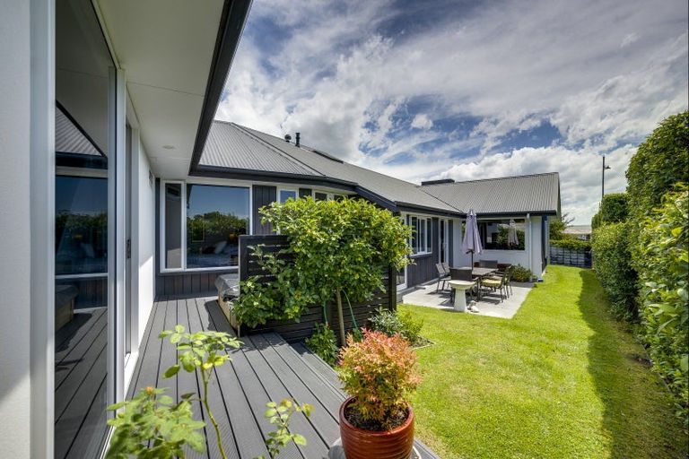 Photo of property in 62 Whakatomo Place, Havelock North, 4130