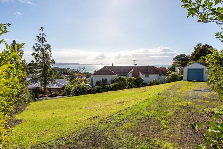 Photo of property in 4 Vipond Road, Stanmore Bay, Whangaparaoa, 0932