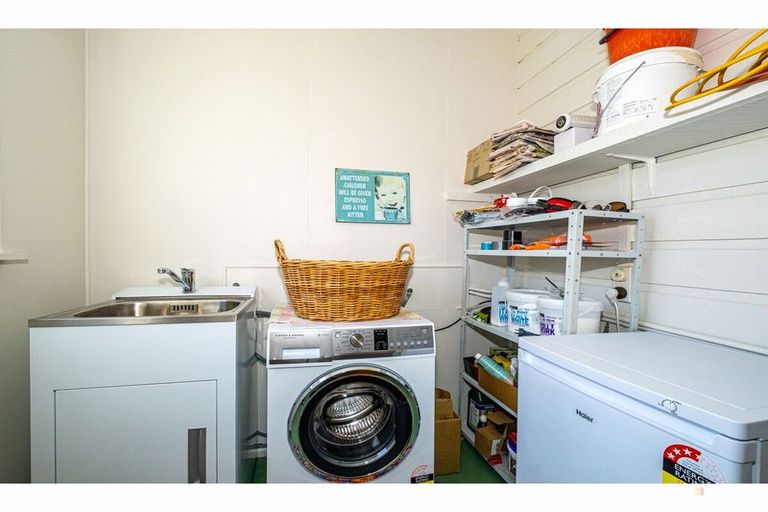 Photo of property in 2 Point Bush Road, Waimate, 7924