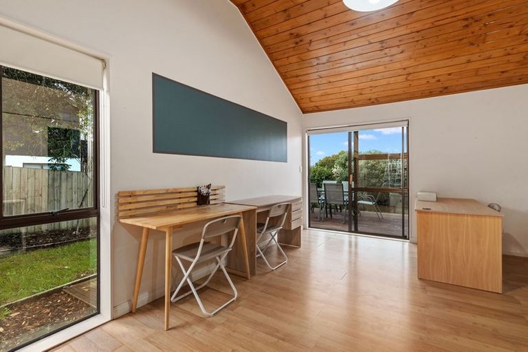 Photo of property in 29 Kennedy Avenue, Forrest Hill, Auckland, 0620