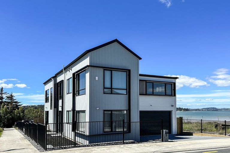 Photo of property in 2 Turbine Way, Hobsonville, Auckland, 0616
