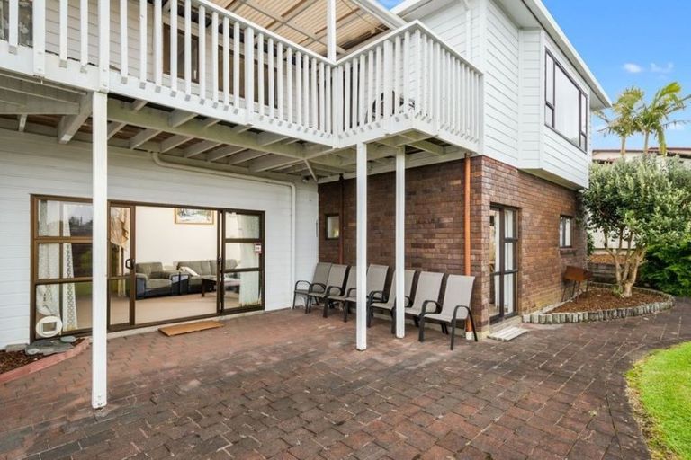 Photo of property in 16 Tatyana Place, Massey, Auckland, 0614