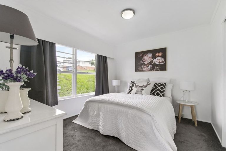 Photo of property in 2/16 Diana Drive, Glenfield, Auckland, 0627