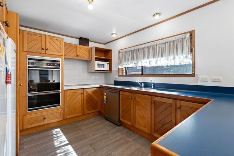 Photo of property in 17 Montclair Rise, Browns Bay, Auckland, 0630