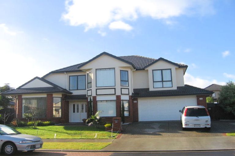Photo of property in 24 Thornbury Crescent, East Tamaki Heights, Auckland, 2016