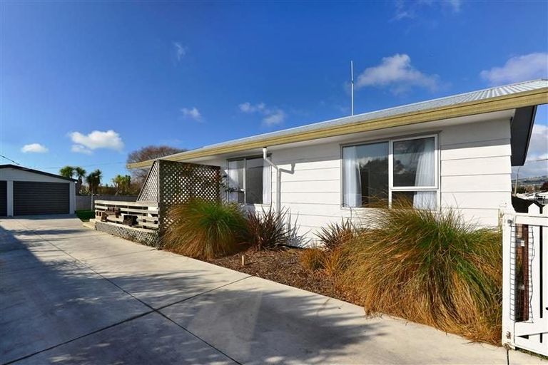 Photo of property in 8 Peckham Lane, Woolston, Christchurch, 8062