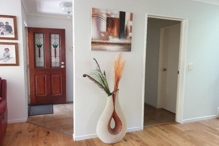 Photo of property in 73b Hillwell Drive, Henderson, Auckland, 0612