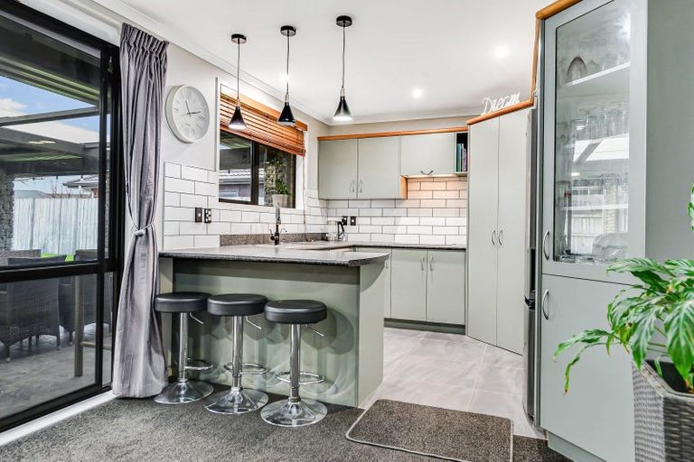 Photo of property in 12 Innswood Place, Rototuna North, Hamilton, 3210