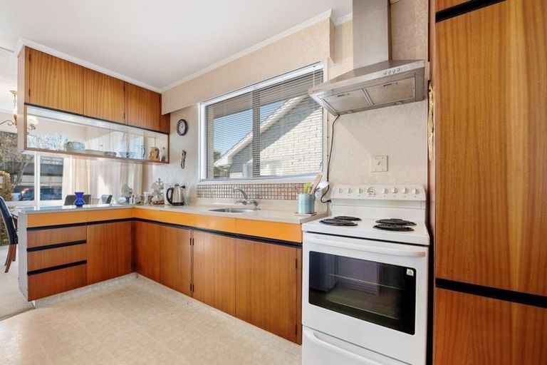 Photo of property in 2/166 Waterloo Road, Hutt Central, Lower Hutt, 5010