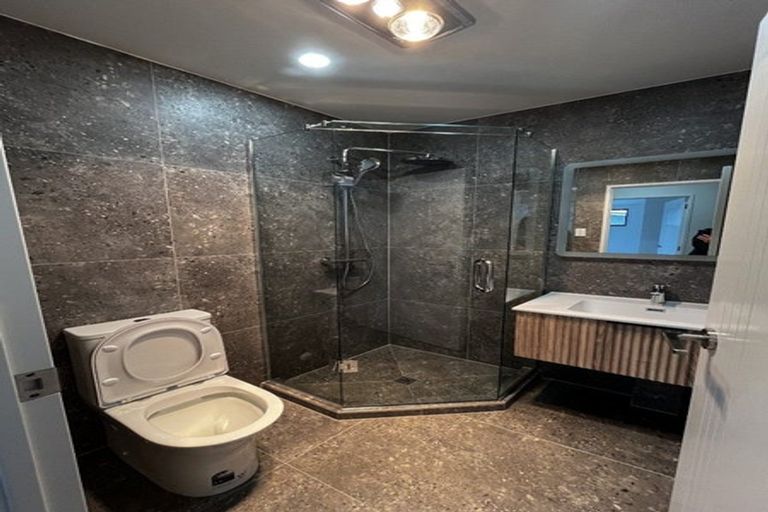 Photo of property in 18 Penfold Place, Henderson, Auckland, 0610