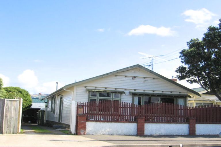 Photo of property in 19 Collins Street, Petone, Lower Hutt, 5012
