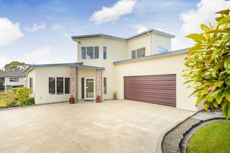Photo of property in 1 Silkwood Place, Fitzherbert, Palmerston North, 4410