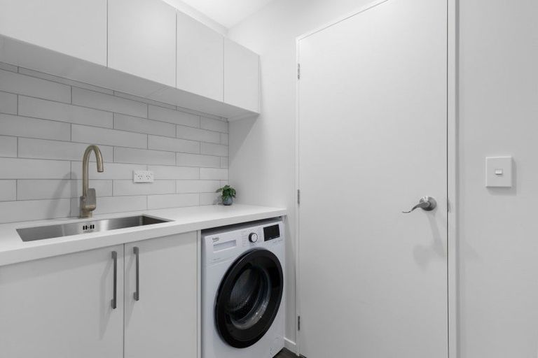 Photo of property in 77 Meadowstone Drive, Wanaka, 9305