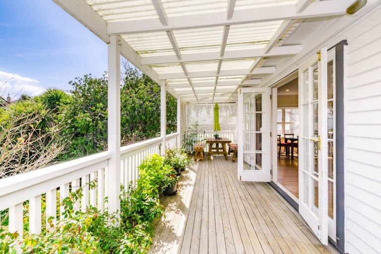 Photo of property in 35 Dale Road, Raumati South, Paraparaumu, 5032