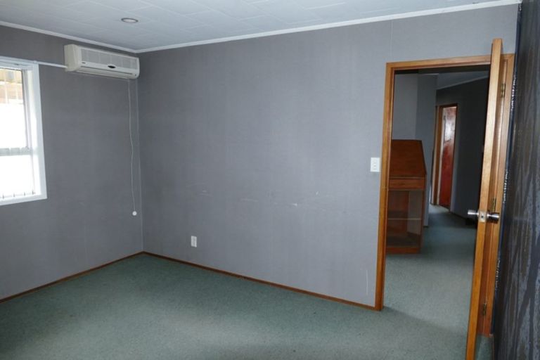 Photo of property in 56 Othello Drive, Clover Park, Auckland, 2023