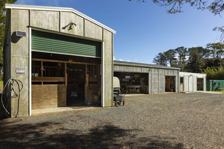 Photo of property in 12 Kaikatia Road, Pukenui, 0484