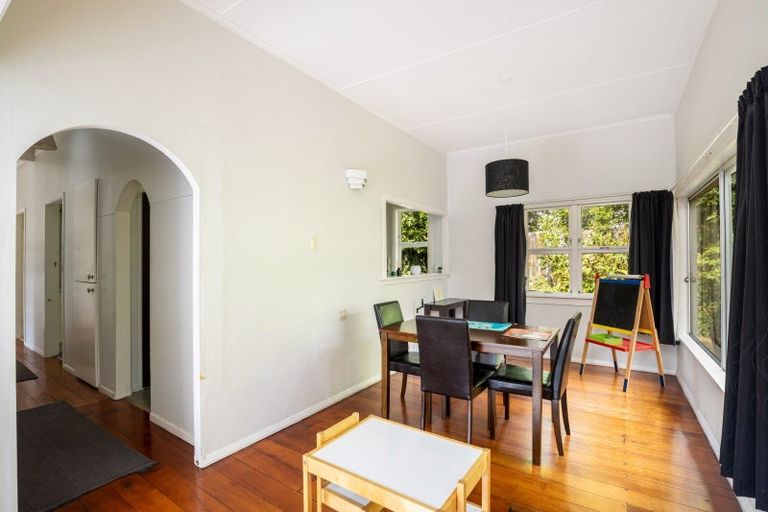 Photo of property in 6 Calvert Road, Moturoa, New Plymouth, 4310