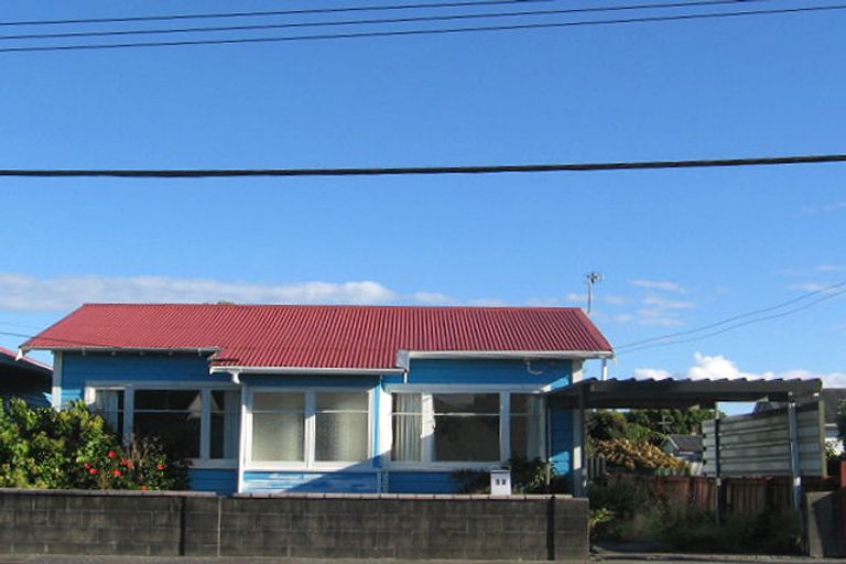Photo of property in 12 South Street, Petone, Lower Hutt, 5012