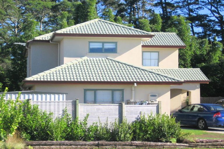 Photo of property in 100 Summerland Drive, Henderson, Auckland, 0612