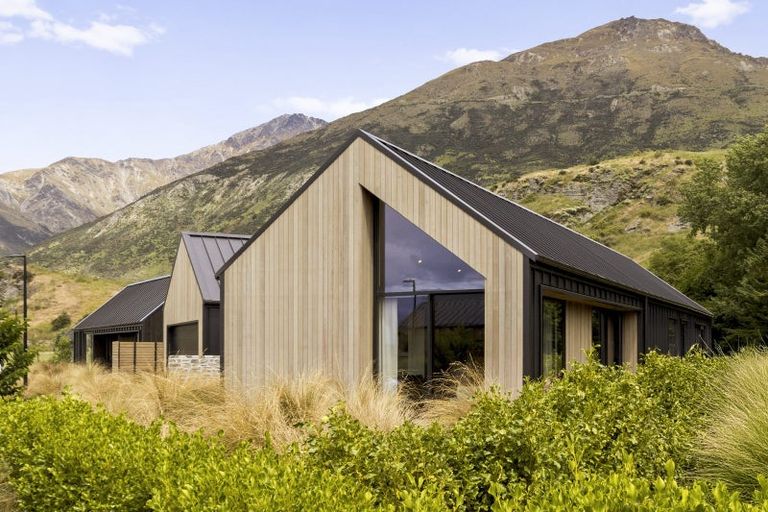 Photo of property in Kawarau Heights, 4 Carrick Lane, Lake Hayes, Queenstown, 9304