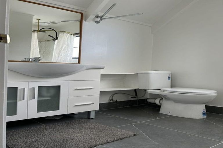 Photo of property in 59 Chamberlain Road, Bombay, 2675