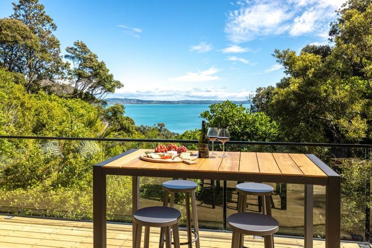 Photo of property in 14 Okoka Road, Omiha, Waiheke Island, 1081