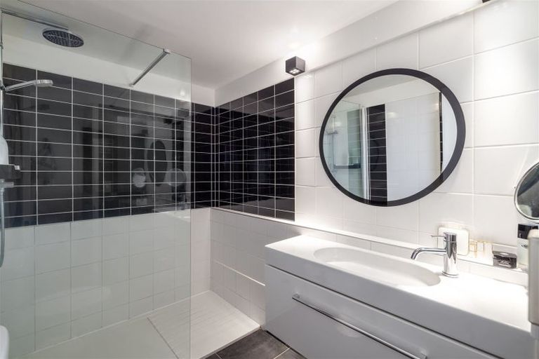 Photo of property in 14 Highbank Lane, Mount Pleasant, Christchurch, 8081