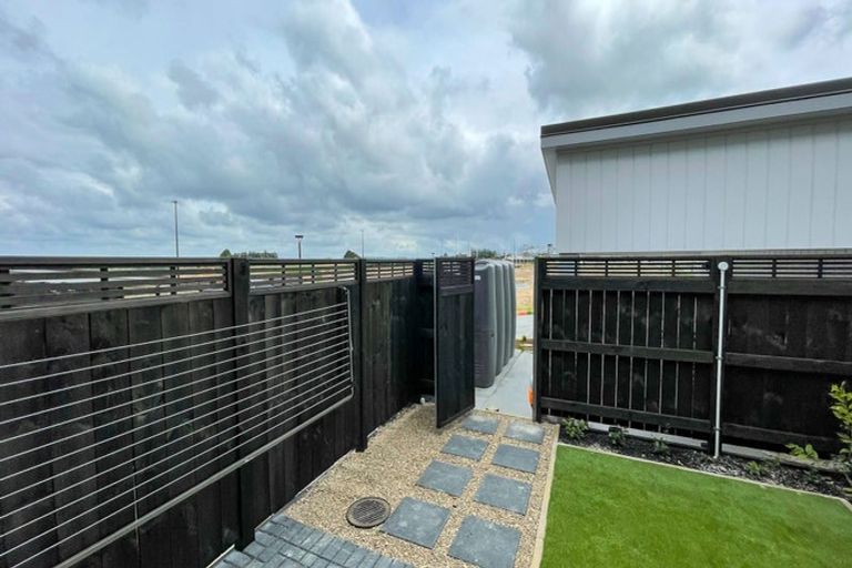 Photo of property in 78 Manarini Road, Westgate, Auckland, 0614